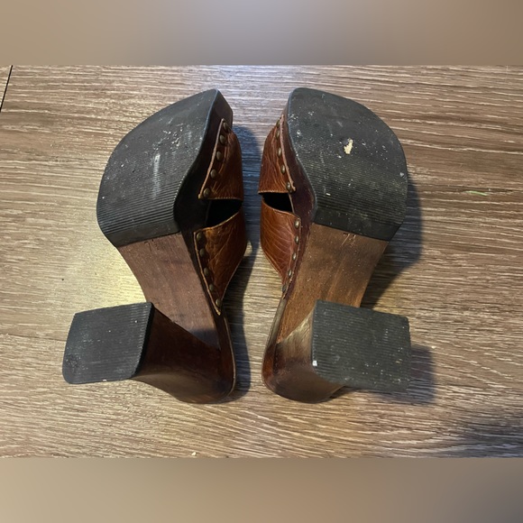 Vintage Steve Madden Brown Wooden Heels - Picture 8 of 8